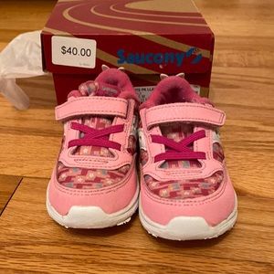 Saucony little girls tennis shoes